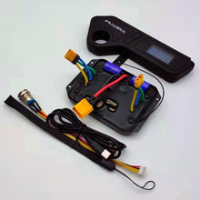 Cargar imagen en el visor de la galería, Dual Hub Motor ESC Remote Kit for DIY Electric Skateboard - All-in-one kit featuring dual hub motors, electronic speed controller (ESC), and a wireless remote. Perfect for building a powerful and customizable electric skateboard with smooth acceleration and precise control.

